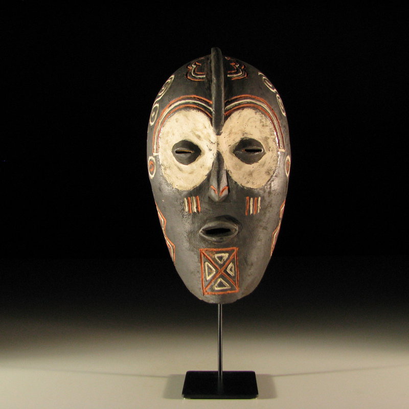 Золотой махакала тибетская маска. Маска злых духов. Маска hannya демон. Маски конго деревянные. Японская маска демона тенгу.